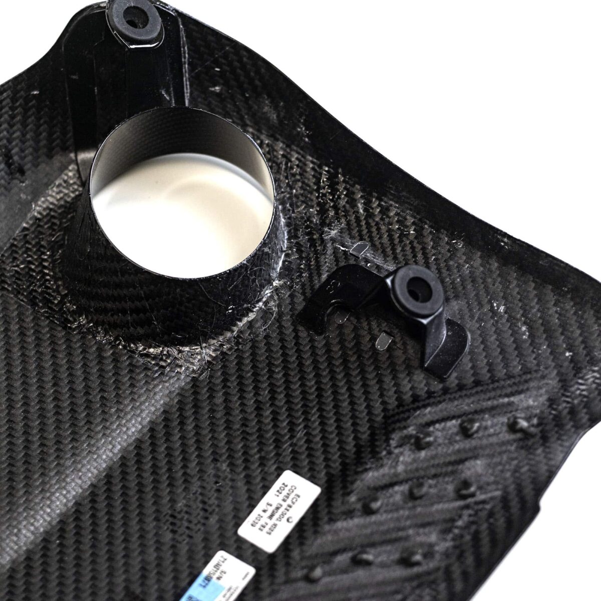 Rückansicht der OEM BMW M Performance Carbon Motorabdeckung - 11122413815
