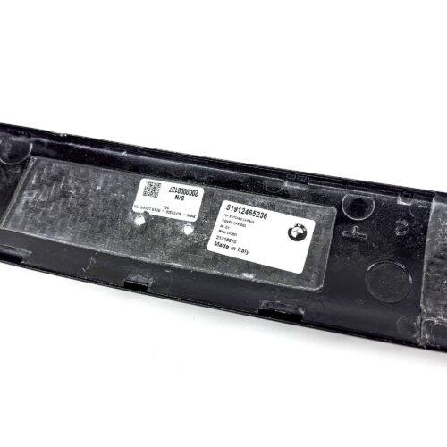 MINI JCW Carbon fiber Trunk Lid Grip - 51912465236 close up
