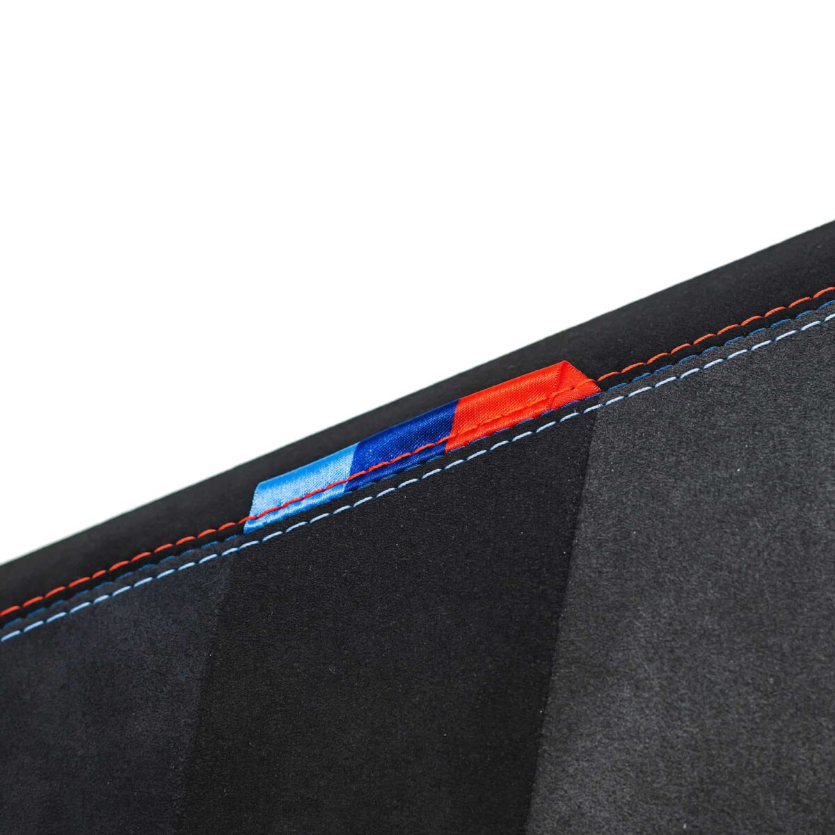 Original BMW M Performance Armlehne Alcantara 51165A5D595 Nahaufnahme der M Farben