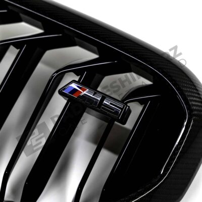 Close up view of the M5 logo on OEM BMW M Perf F90 LCI Carbon front grille – 51712469540