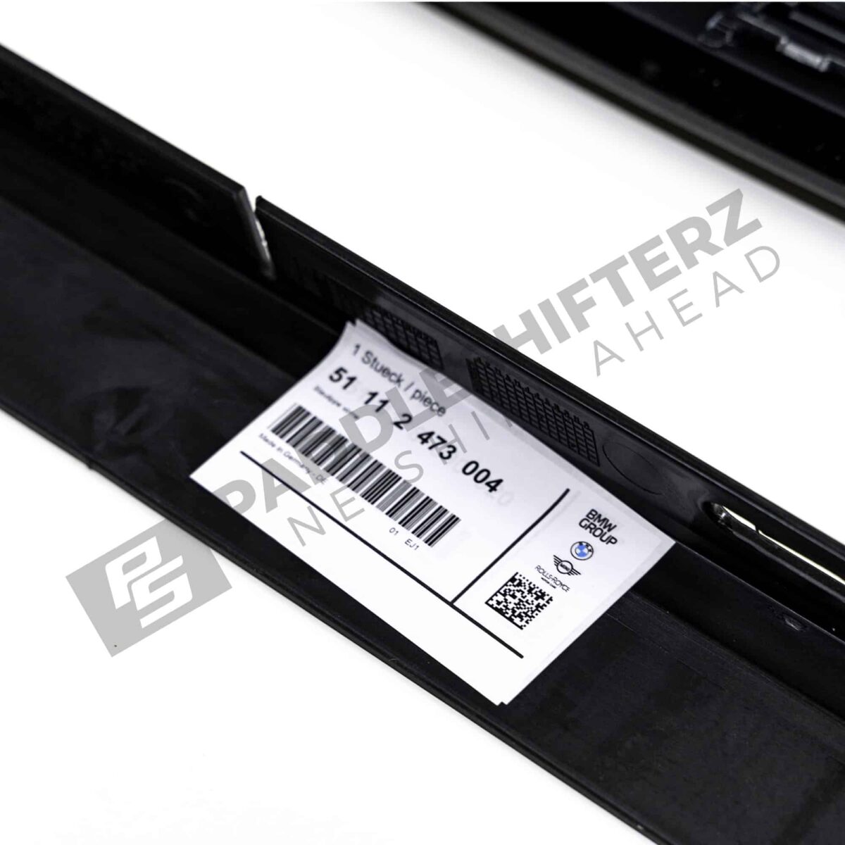 Close up shot of OEM BMW M Performance Gloss black roof spoiler – 51622473006