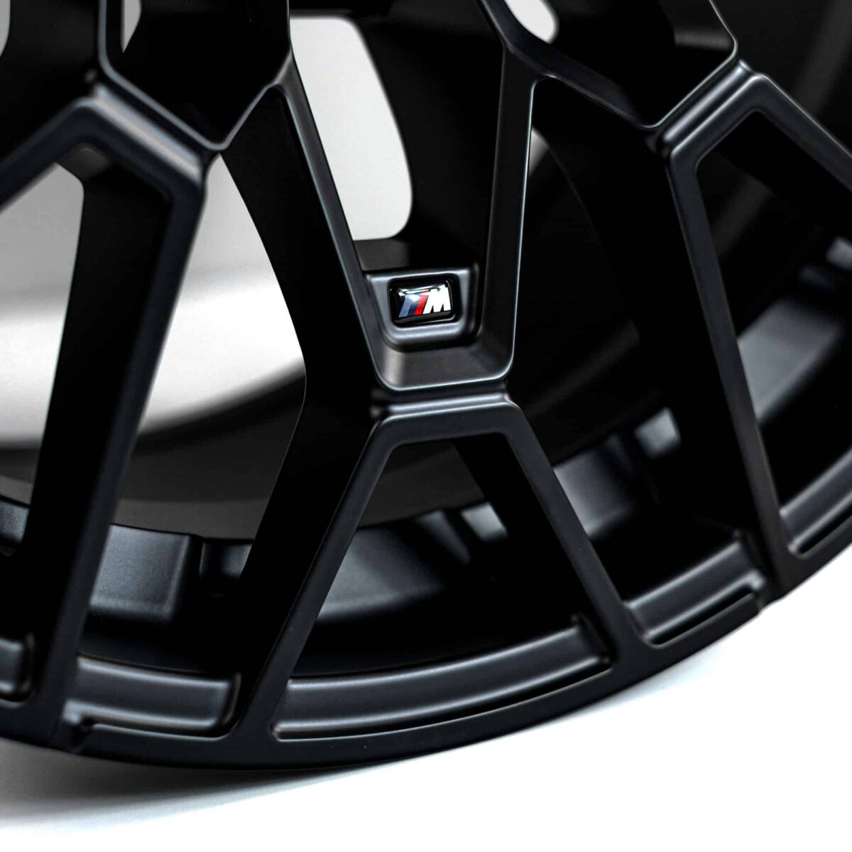 OEM BMW 827M wheel black matte 9,5JX19 ET20 - 36108093840 – Bild 4