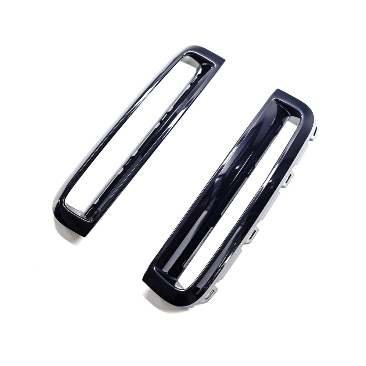 OEM BMW gloss black front vents G26 51118078613-51118078614 - Image 5