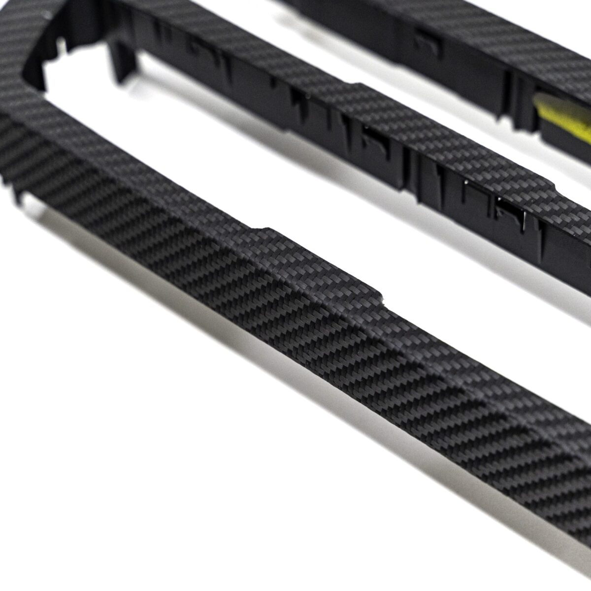 Faserschmiede Carbon Fiber radio trim for 1-2 Series pre-LCI – Bild 7