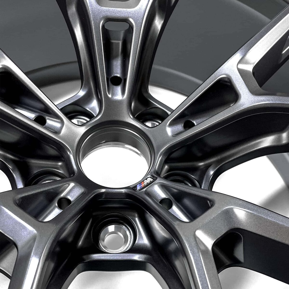 OEM BMW Forged 963M Frozen Gunmetal front - 36108746989 close up shot showing the inner part of the wheel