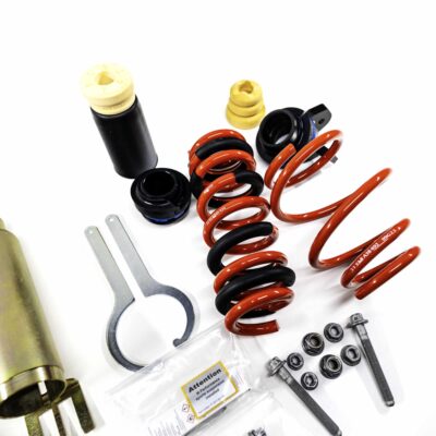 Nahaufnahme des OEM BMW M Performance Tieferlegungssatzes - 31305A2D979 mit den hinteren und vorderen Federn