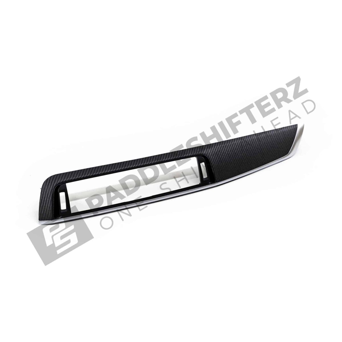 Seitenansicht der PaddleShifterz OEM BMW M2 Carbonfaser Armaturenbrettverkleidung - 51458073751