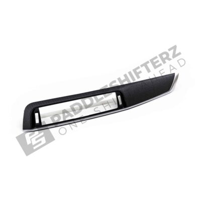 Seitenansicht der PaddleShifterz OEM BMW M2 Carbonfaser Armaturenbrettverkleidung - 51458073751