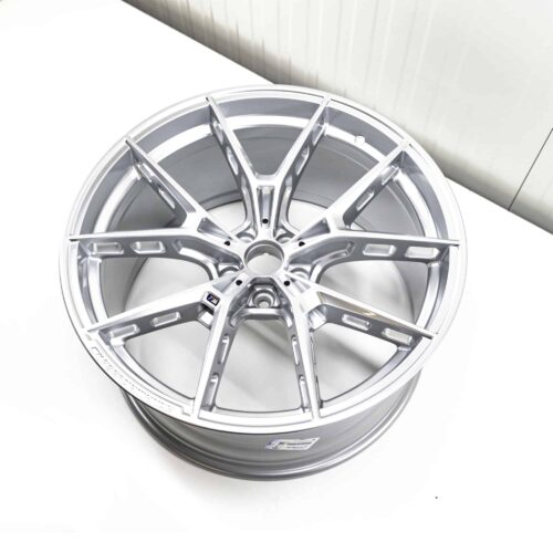 Top-side view shot of the OEM BMW M Performance 1063M Rear wheel in size 10,5Jx21ET20 part number 36108089392