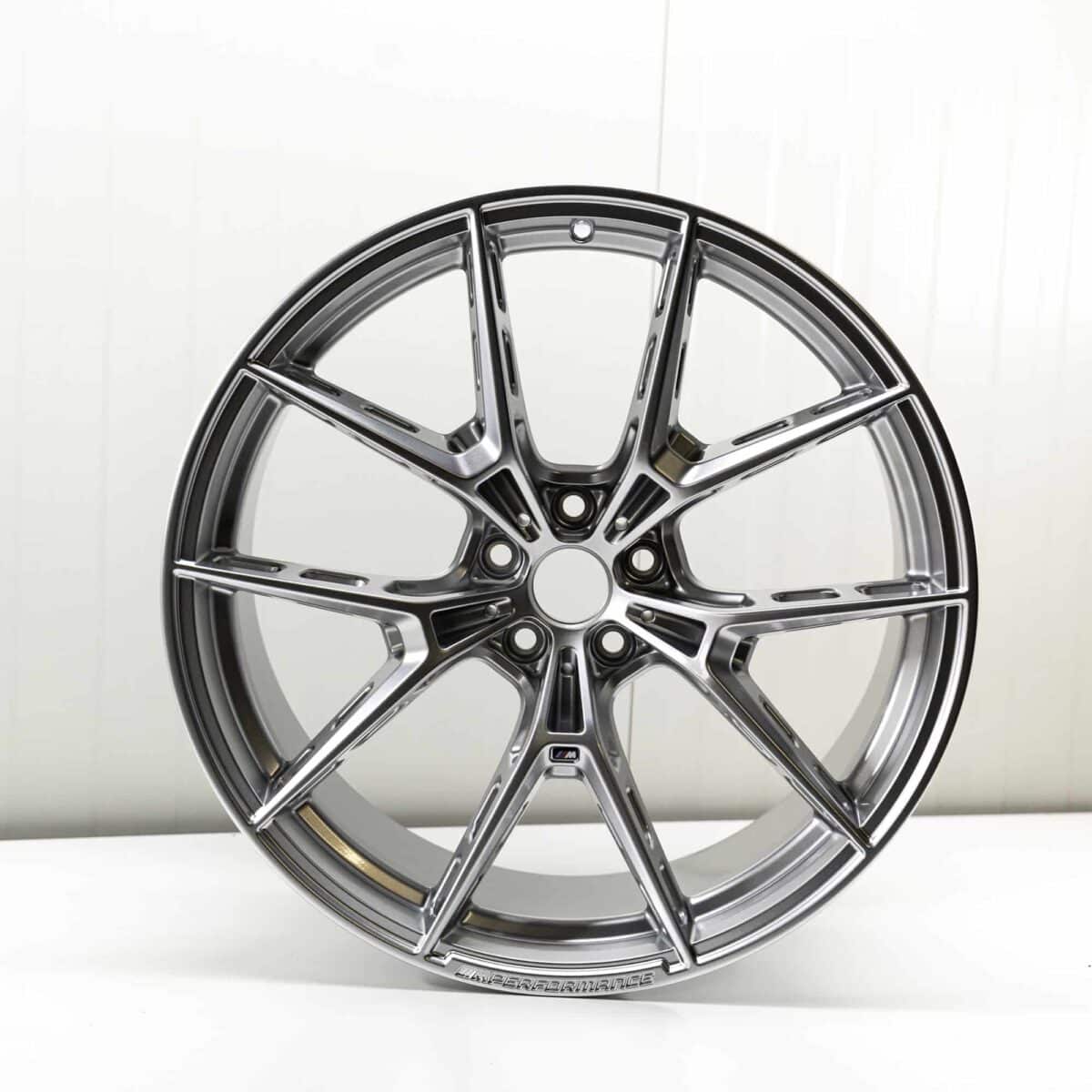 Front face of the OEM BMW M Performance 1063M Rear 10,5Jx21ET20 - 36108089392