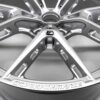 Nahaufnahme der OEM BMW M Performance 1063M Silber 9,5Jx20ET20 - 36108089391 Felge vorne