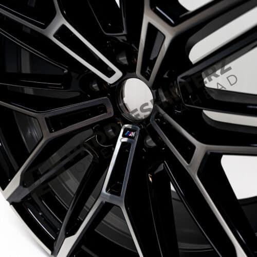 OEM BMW Aluminium front rim 930M 9,5JX19 ET:20 - 36117883685 close up