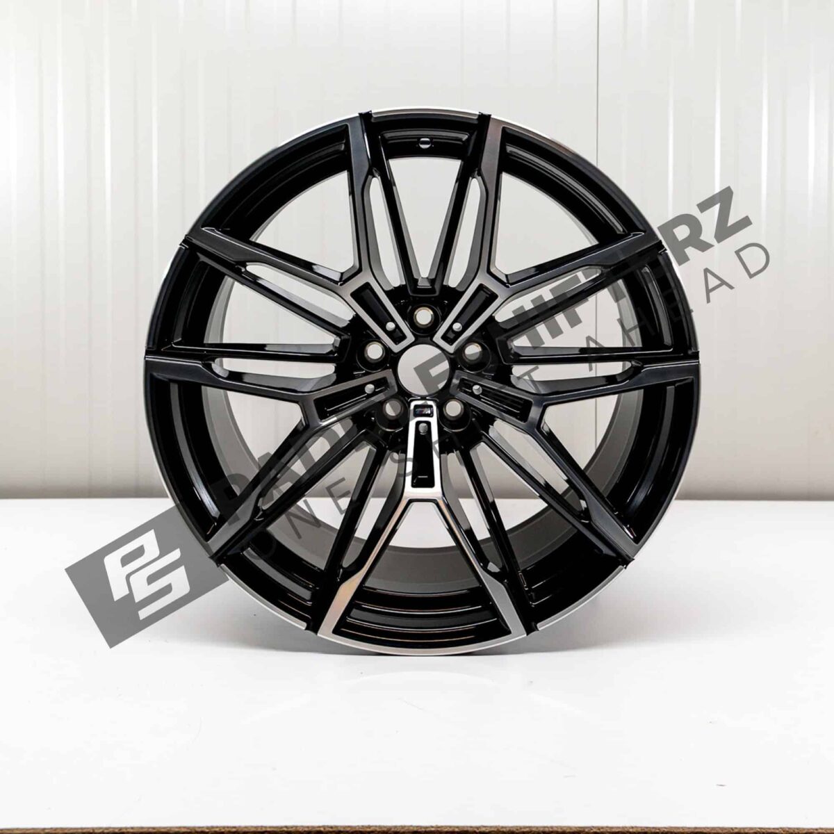 Rear view of OEM BMW Aluminium rear rim 930M 10,5JX20 ET:20 - 36117883686