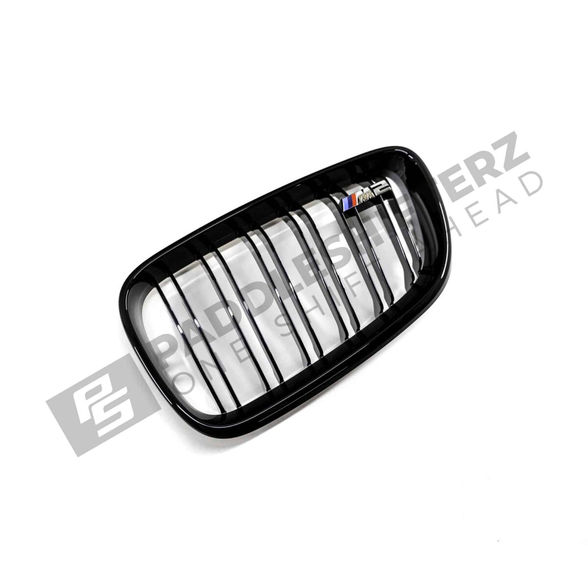 OEM BMW glänzend schwarzer Kühlergrill für F87 M2 51712355448 rechte Seite von vorne fotografiert