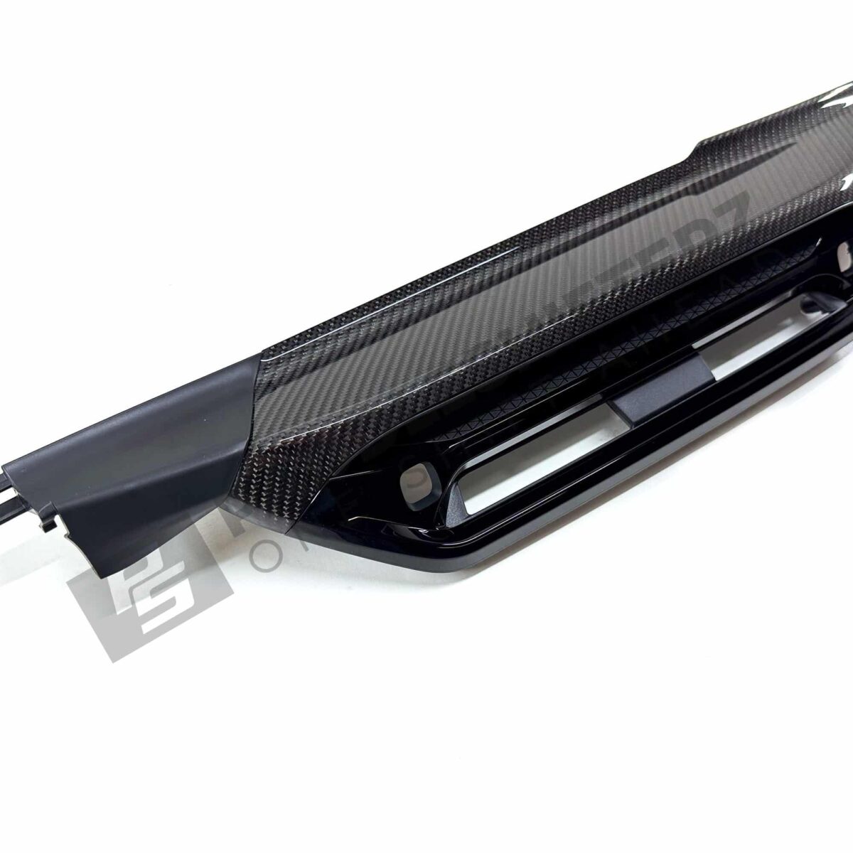 Close up shot of the vents of the OEM BMW LCI Carbon fiber dashboard trim LHD – 51459633604