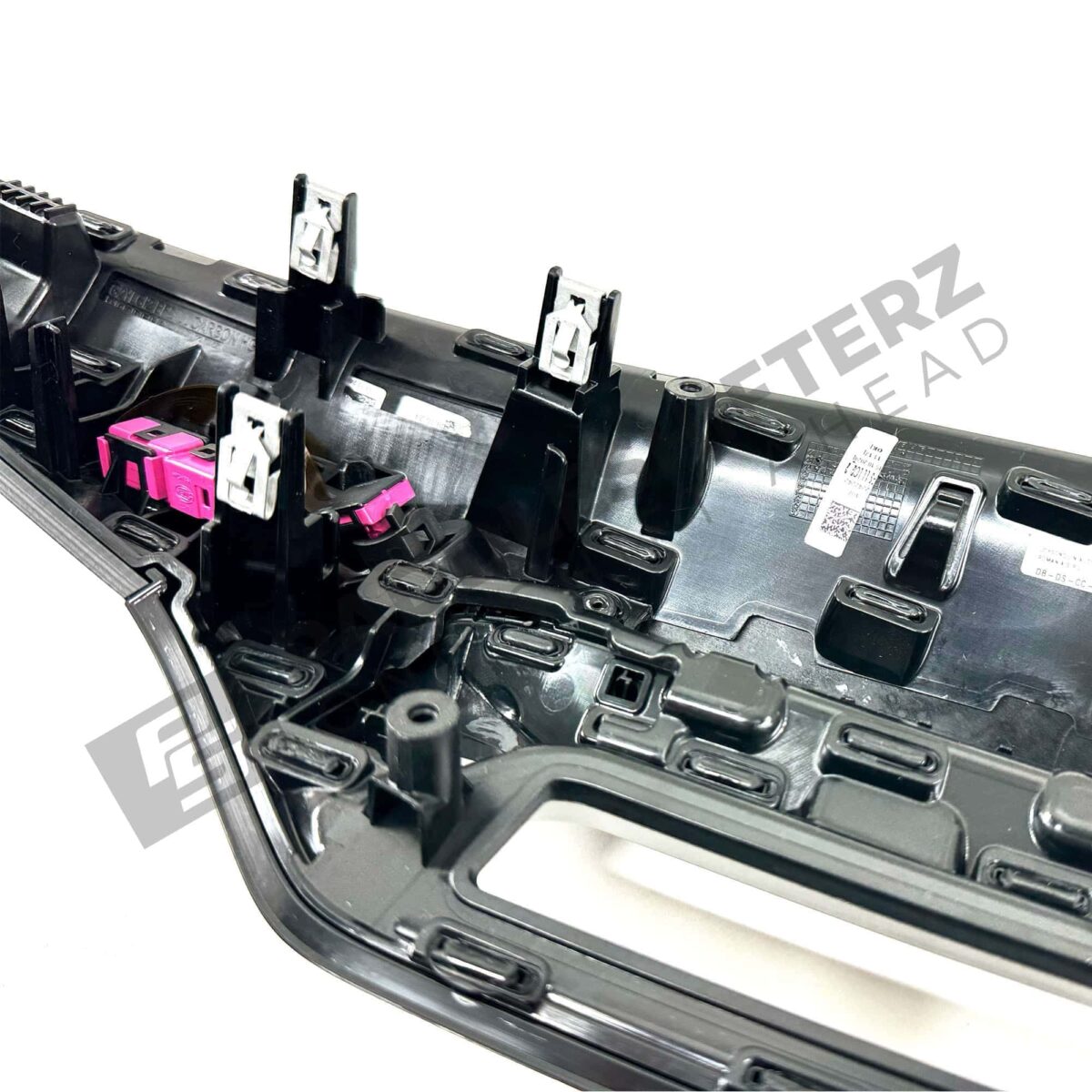 Showing connectors of the OEM BMW LCI Carbon fiber dashboard trim LHD – 51459633604