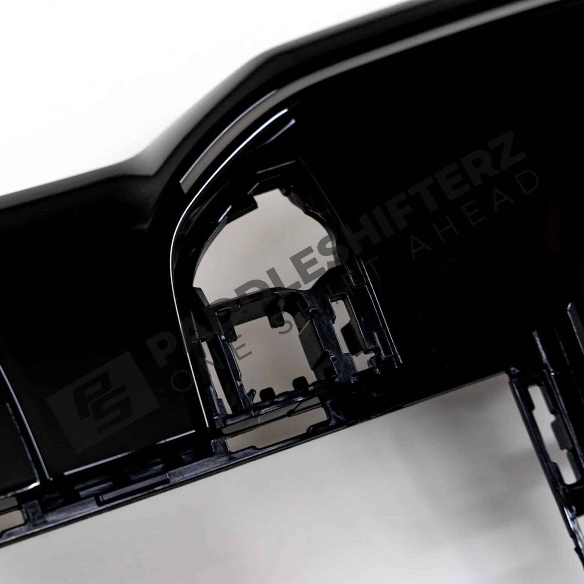 OEM BMW M Front grille, iconic glow G9X M5 – 51135A185A5 close up camera