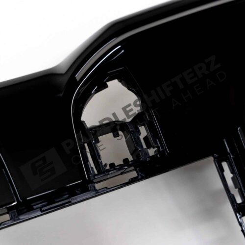 OEM BMW M Front grille, iconic glow G9X M5 – 51135A185A5 close up camera