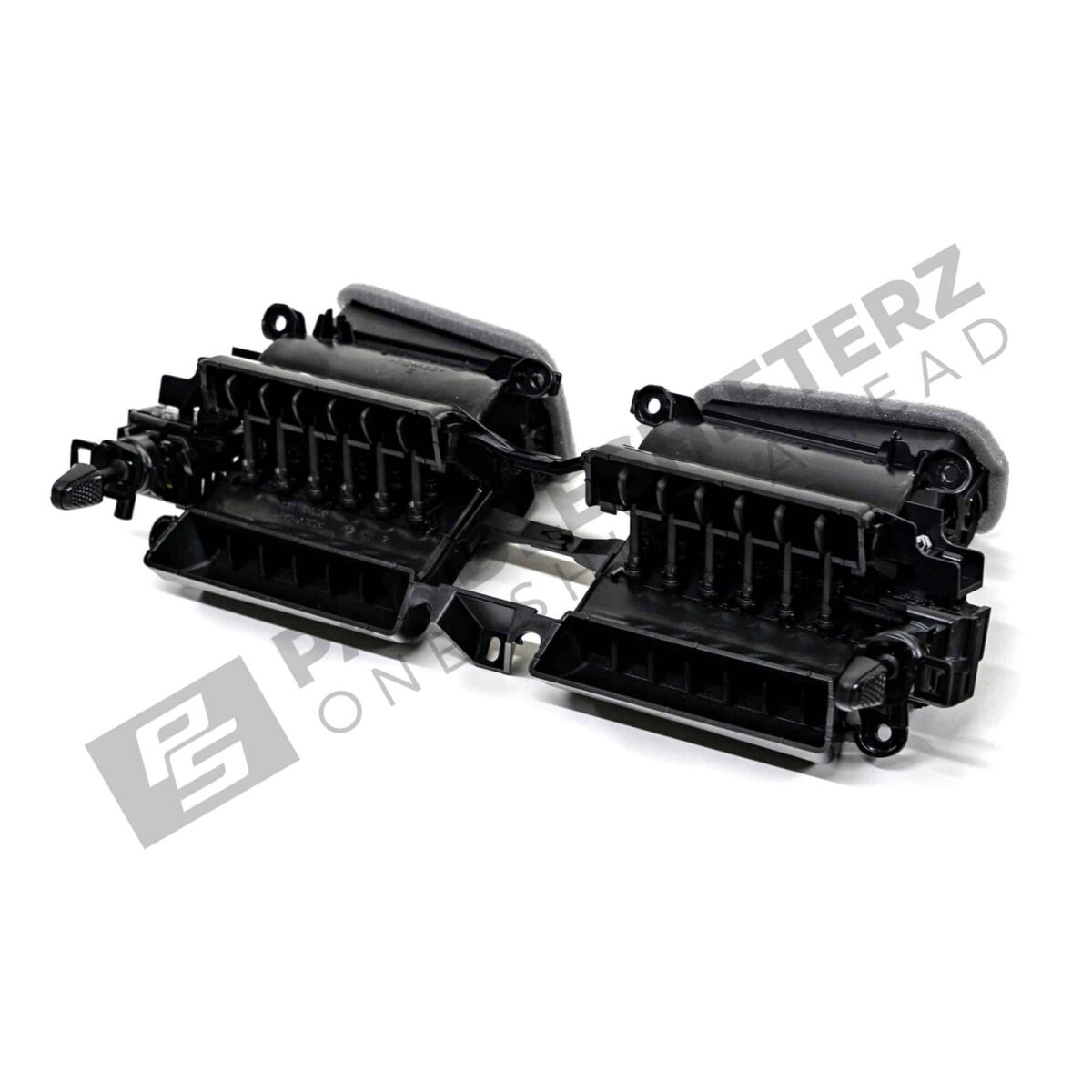 Vordere Seitenansicht des OEM BMW LCI Frischluftgitter Mitte G2X, G8X 64225A8E278