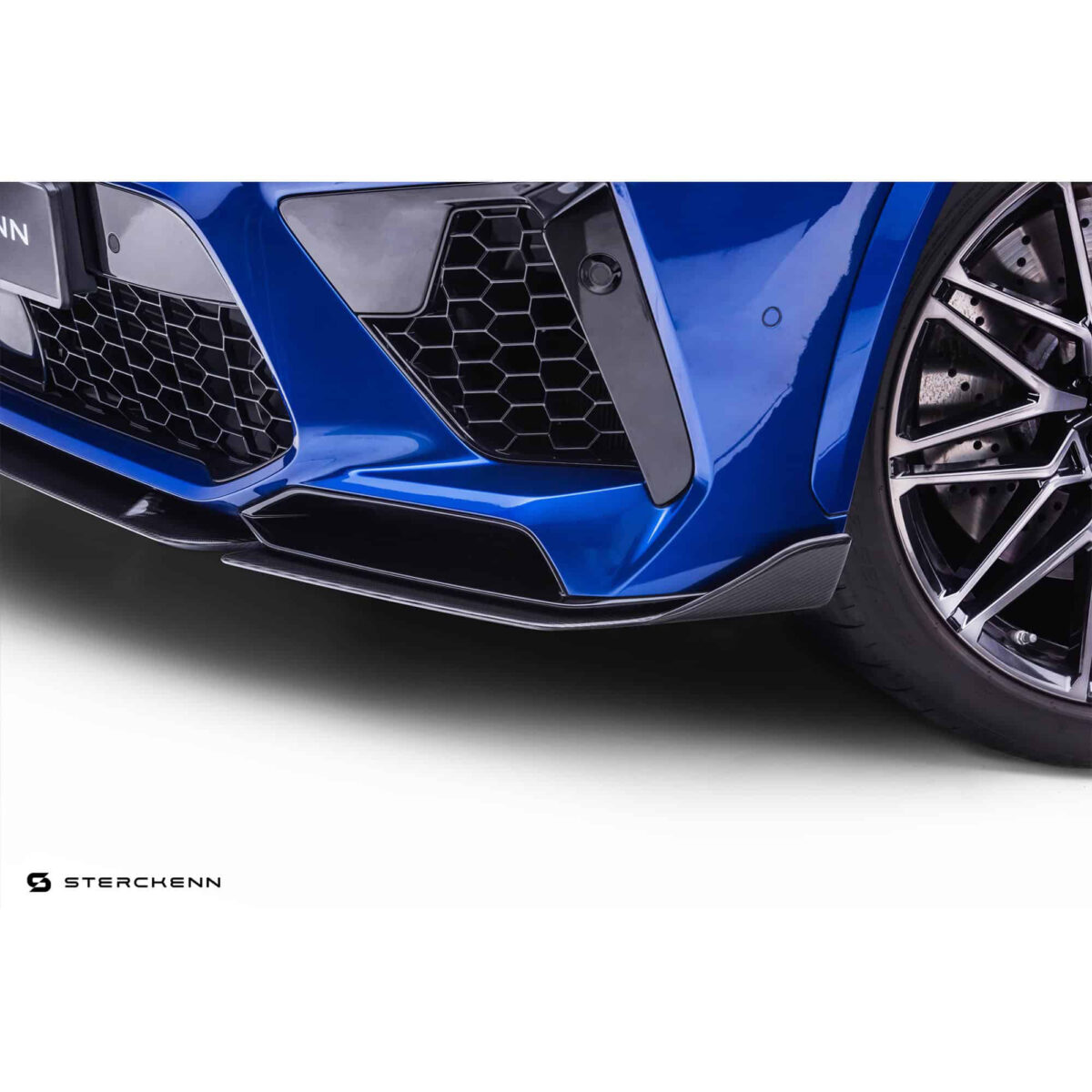 Right side of Sterckenn Carbon fiber front lip, spoiler for F95 X5M