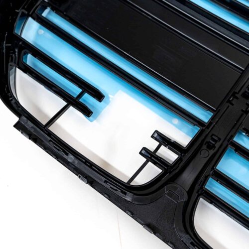 OEM BMW G26 Shadowline Front Grille LCI 51135A55DC2 camera rear