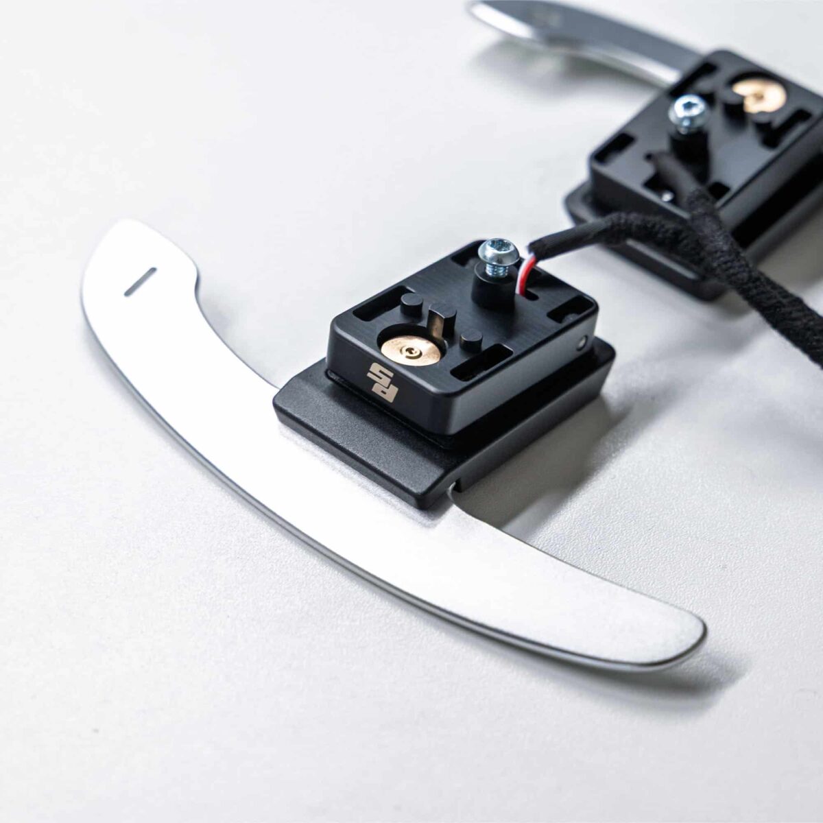 Magnetic aluminium paddle shifters for BMW GX and Supra - Image 4