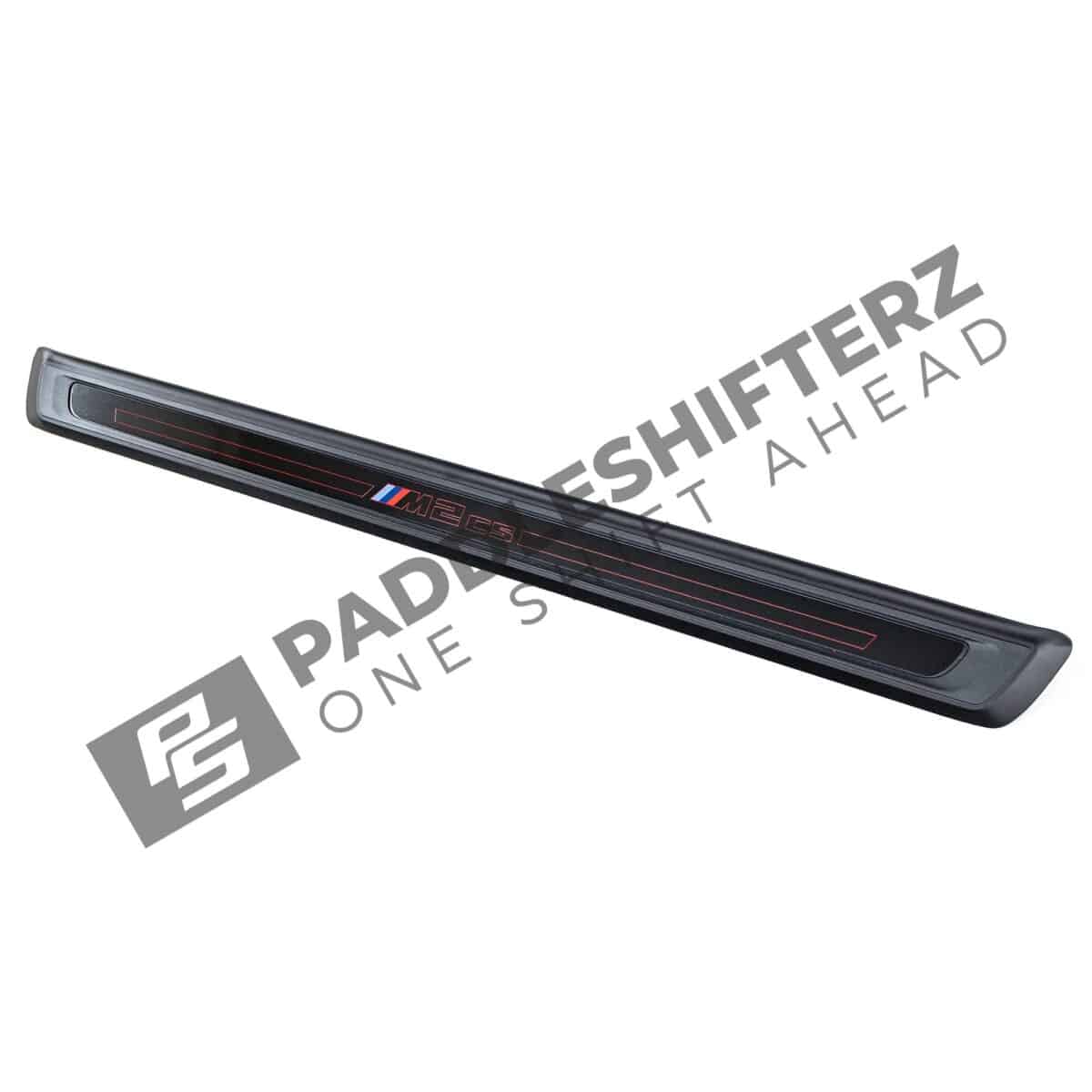 Seitenansicht der OEM BMW G87 M2 CS Einstiegsleisten - 51477874080