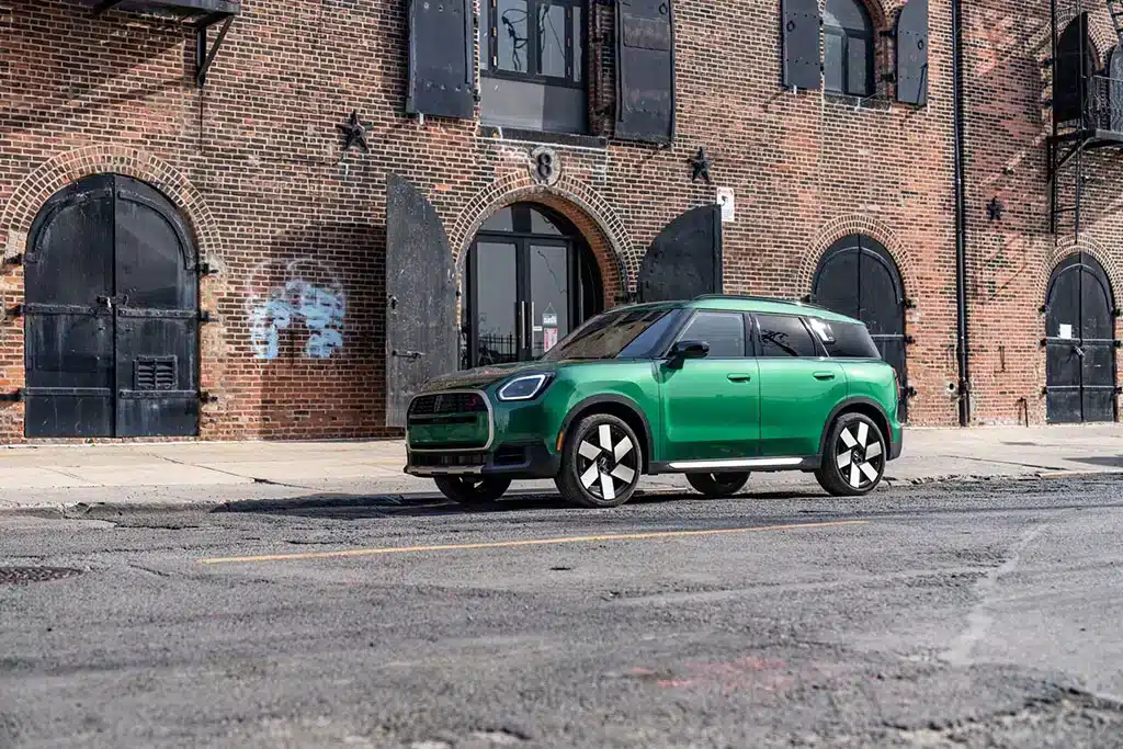 mini countryman side shot