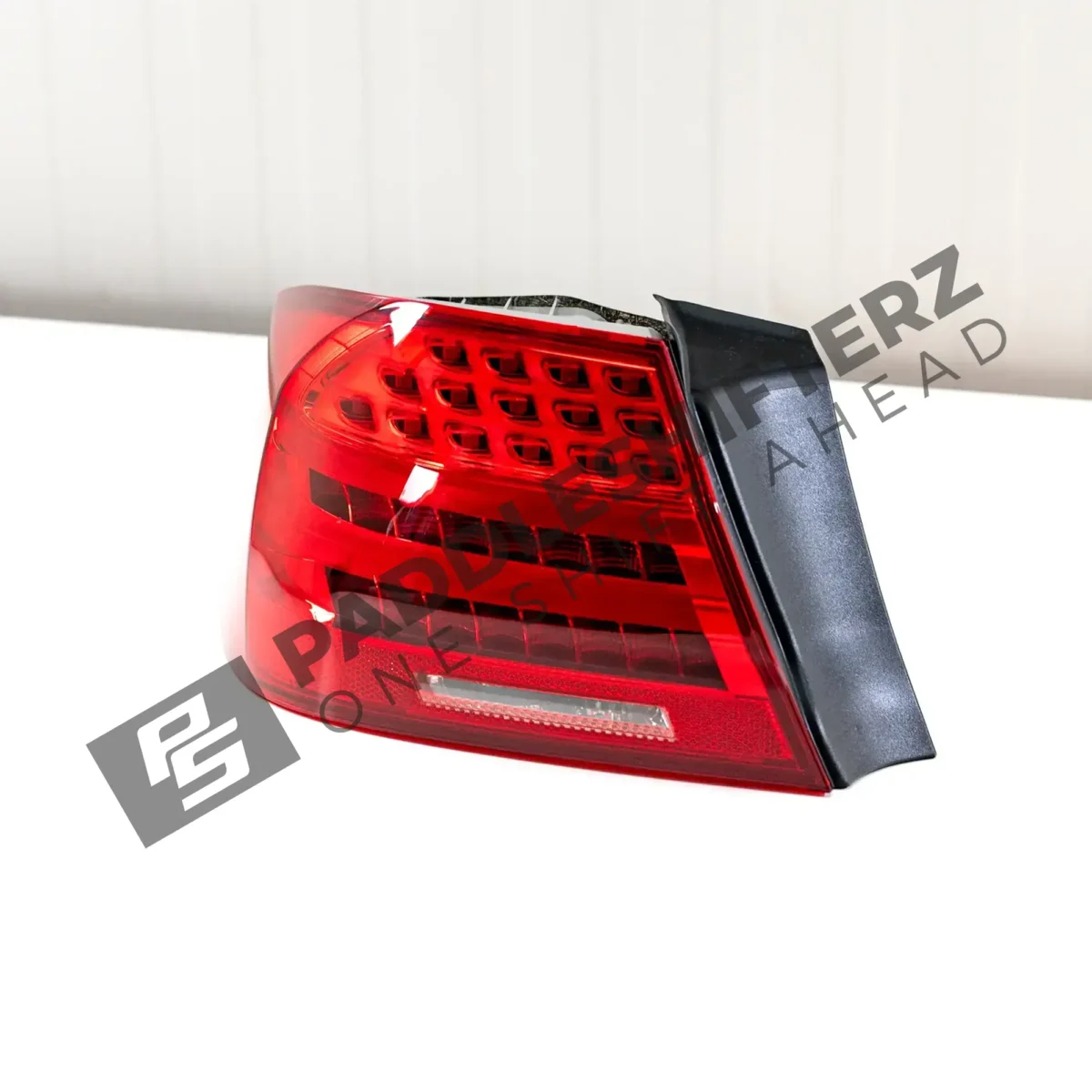 OEM BMW E92 M3 LCI Rear light side panel left - 63217251957 - Imagen 2