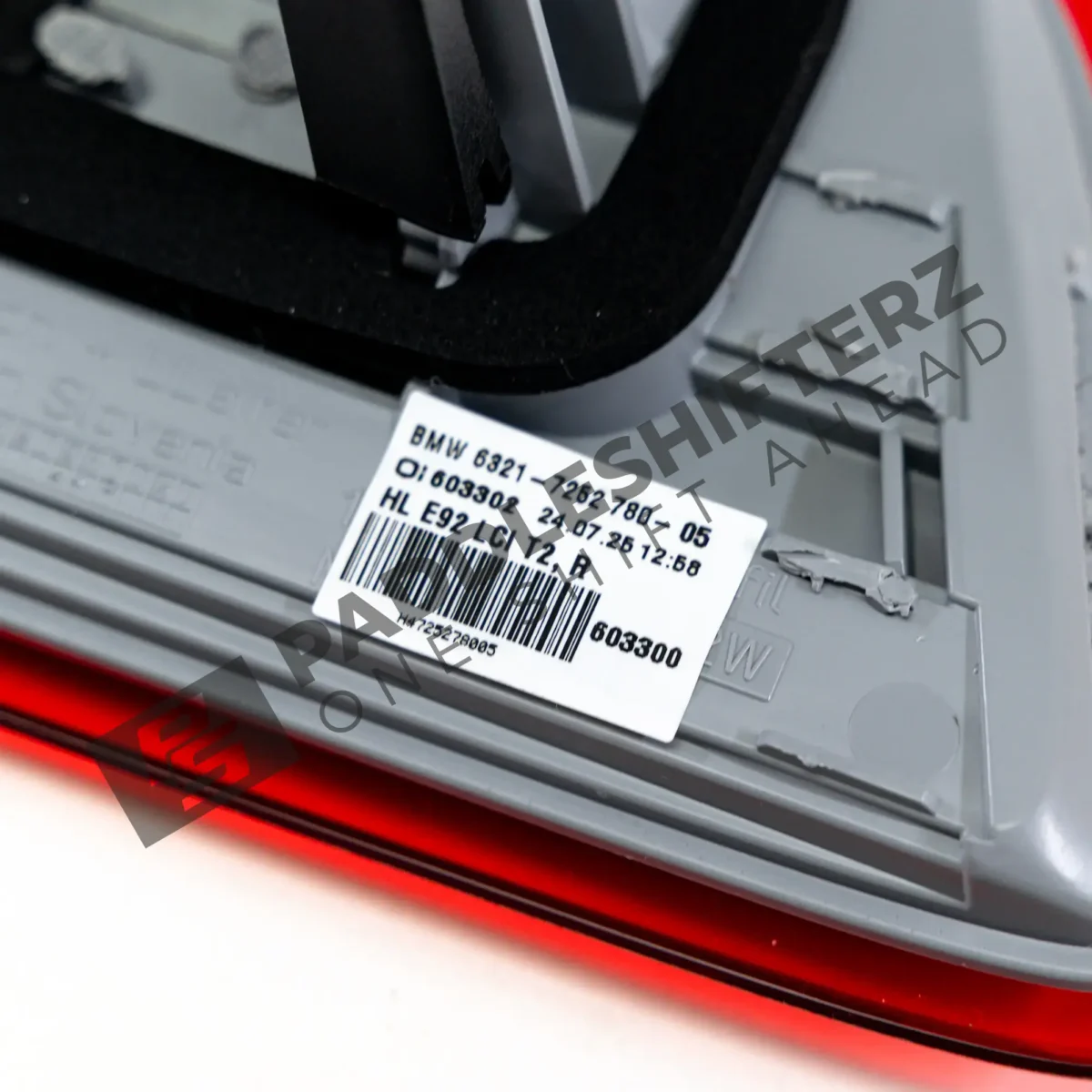 OEM BMW E92 M3 LCI Rear light trunk lid right - 63217252780 - Image 4